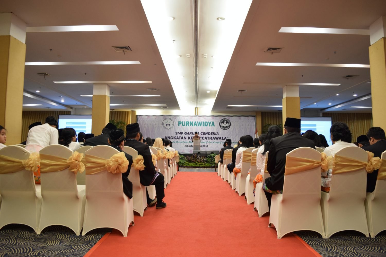 Paket Wisuda Lengkap Di Jakarta Selatan | Menara 165