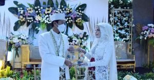 dua-mempelai-menikah-di-saat-pandemi