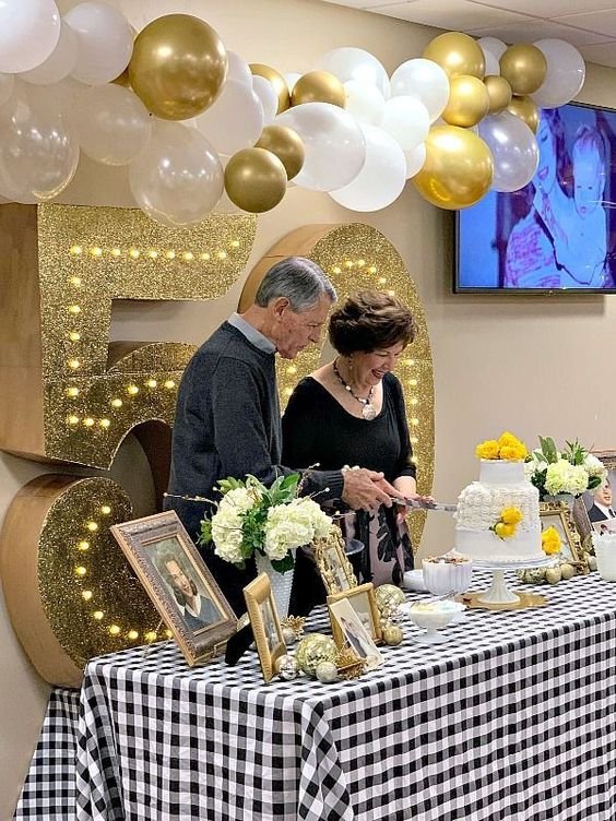 kado wedding anniversary